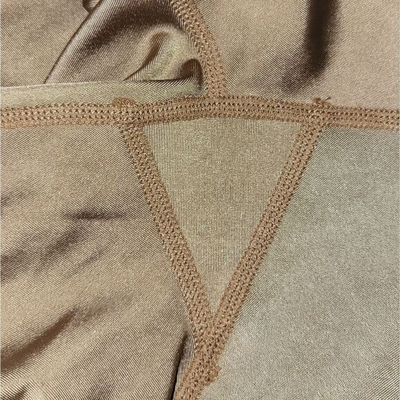 SAVVI Mirage Liquid Yoga Leggings in Mocha M - Picture 10 of 10